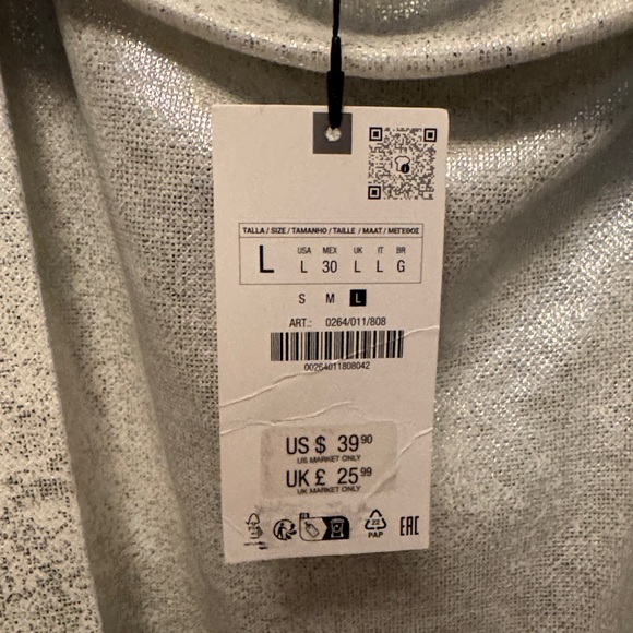 Cold Shoulder Sweater - Picture 4 of 4